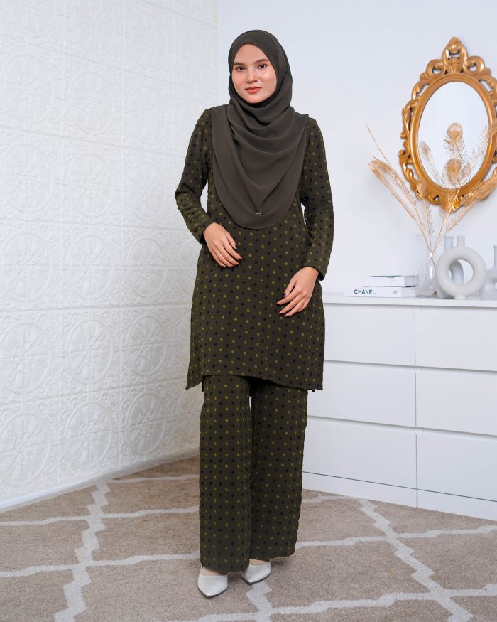 Suit Lelia - Olive Green - Image 2