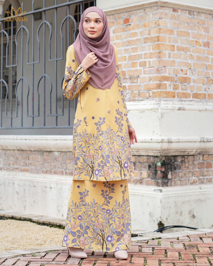 Baju Kurung Pahang Gold Line Radwa - Vanilla Gold - Image 2