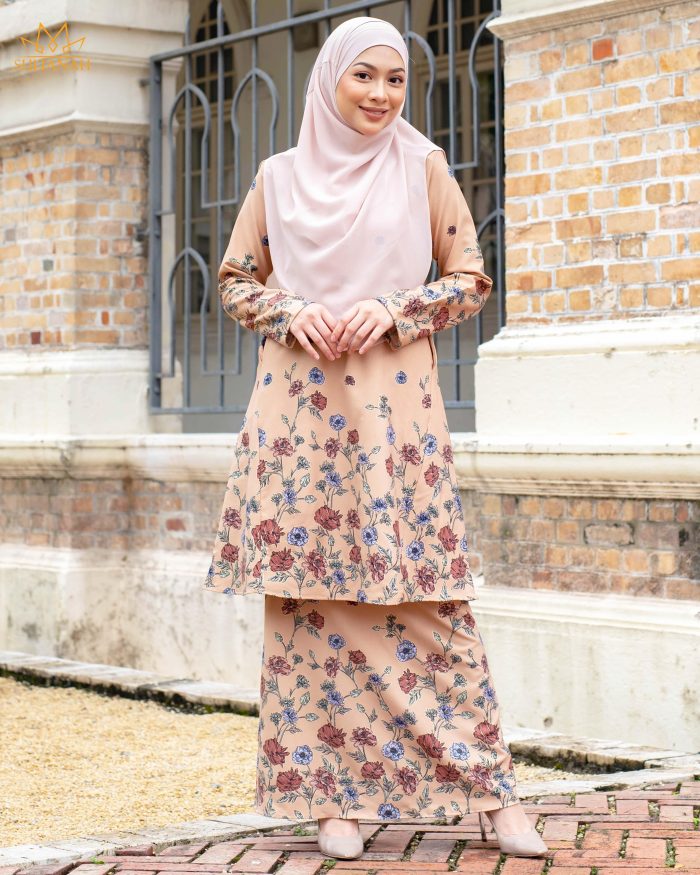 Baju Kurung Pahang Gold Line Rafiyah - Barley Birch - Image 2