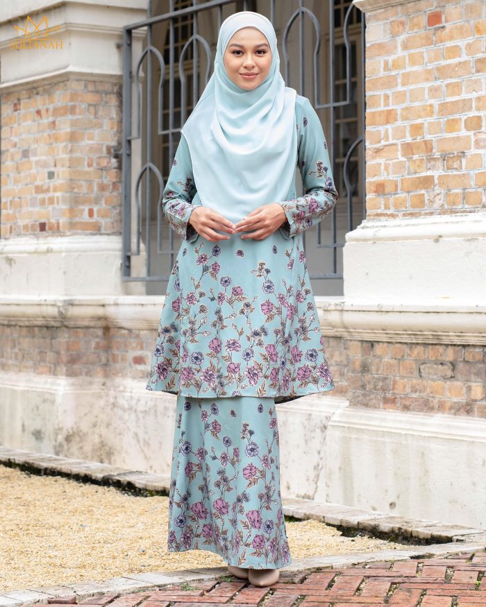 Baju Kurung Pahang Gold Line Rafiyah - Surrey Aqua - Image 7