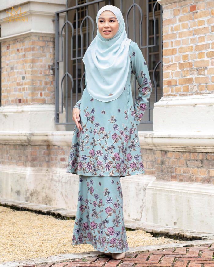 Baju Kurung Pahang Gold Line Rafiyah - Surrey Aqua - Image 4