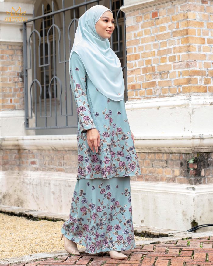 Baju Kurung Pahang Gold Line Rafiyah - Surrey Aqua - Image 2