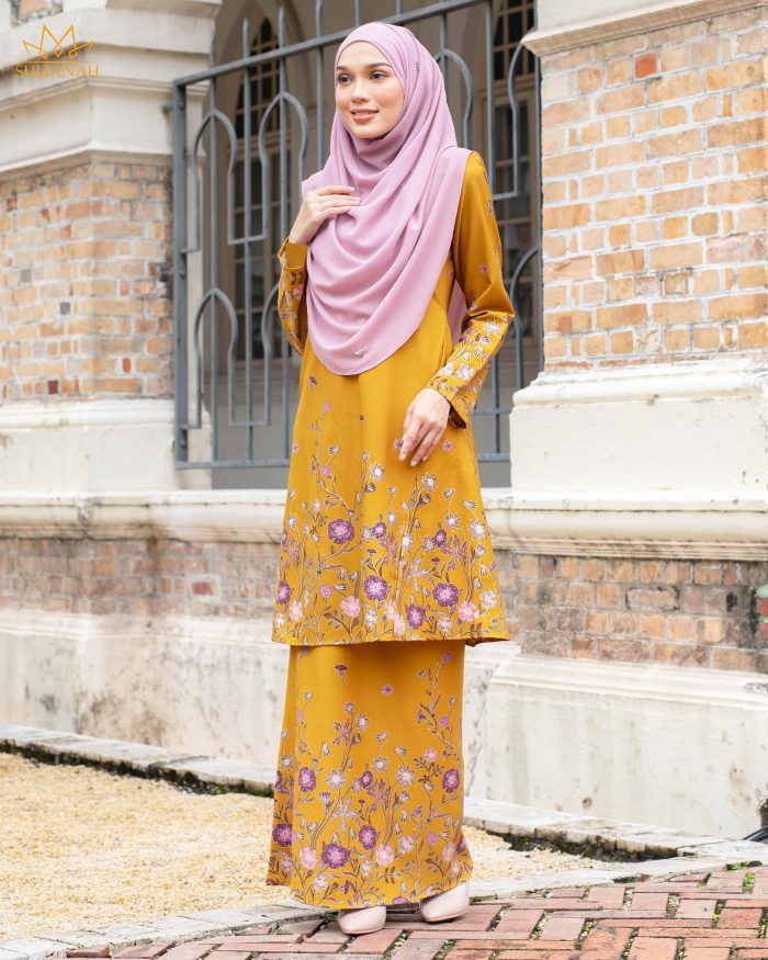 Baju Kurung Pahang Gold Line Raidah - Canary Mustard
