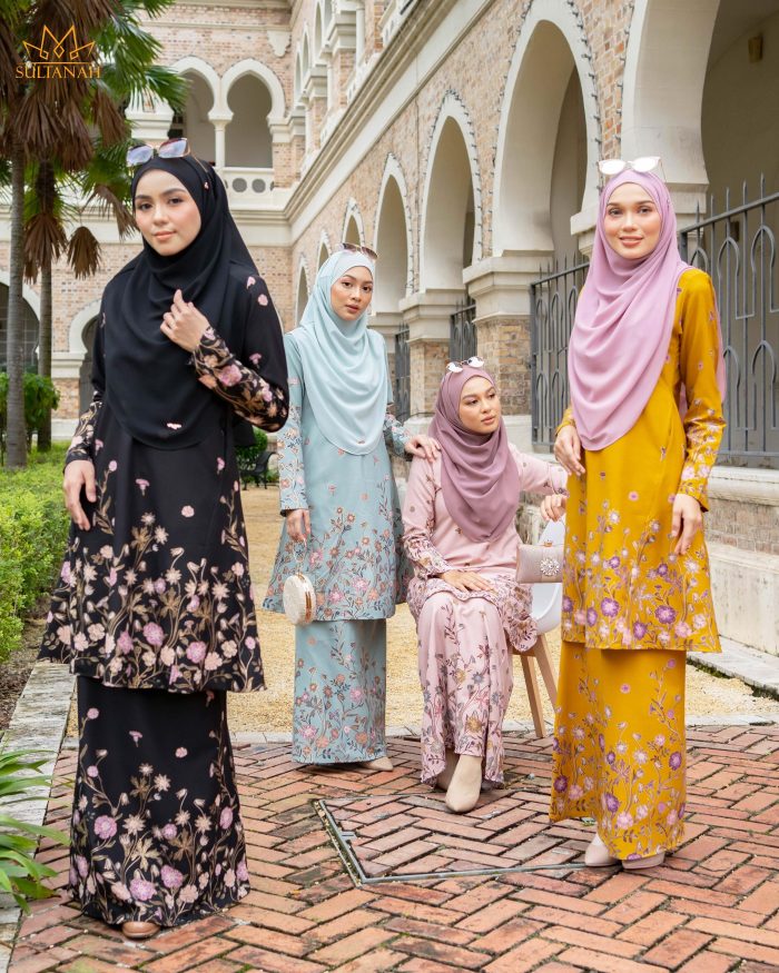 Baju Kurung Pahang Gold Line Raidah - Navy Blue - Image 6