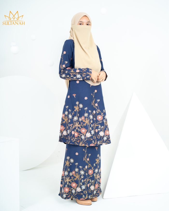 Baju Kurung Pahang Gold Line Raidah - Navy Blue