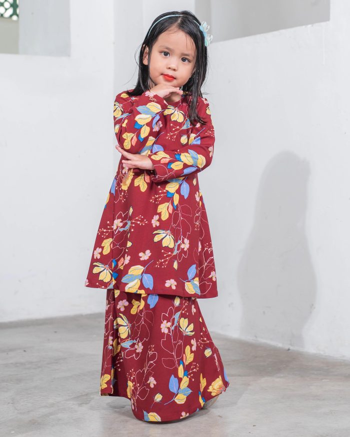 Baju Kurung Pahang Laura Printed Kids - Calynia Maroon - Image 2