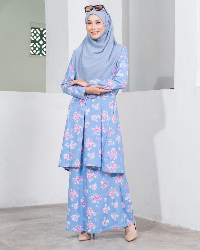 Baju Kurung Pahang Laura Printed - Vardia Blue - Image 2