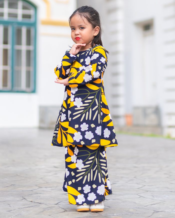 Baju Kurung Pahang Laura Printed Kids - Nightingale - Image 2