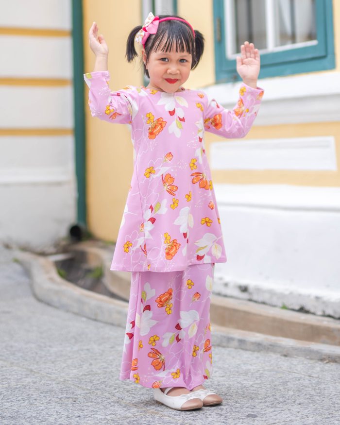 Baju Kurung Pahang Laura Printed Kids - Calynia Pink - Image 2