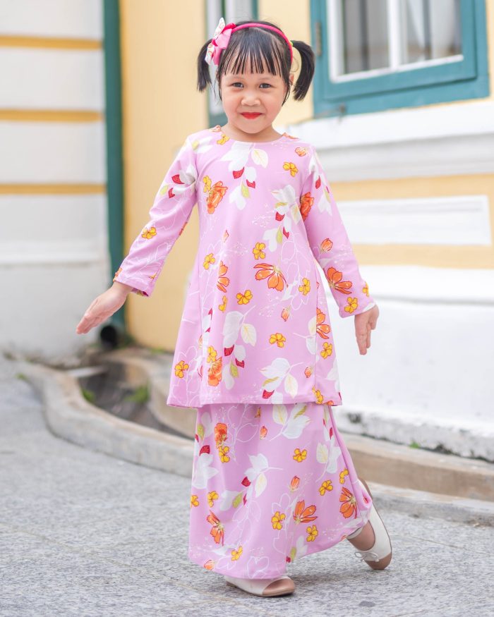 Baju Kurung Pahang Laura Printed Kids - Calynia Pink