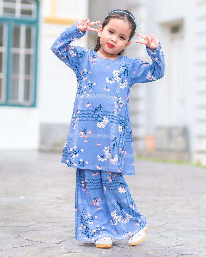 Baju Kurung Pahang Laura Printed Kids - Fairytale Hortensia - Image 2