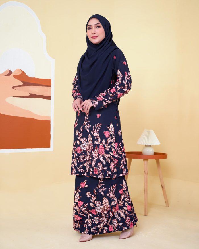 Baju Kurung Pahang Gold Line Radhiyah - Denim Blue - Image 3