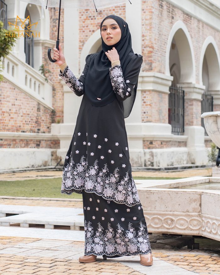 Baju Kurung Riau Puffy Sulam Kenanga - Royal Black - Image 2