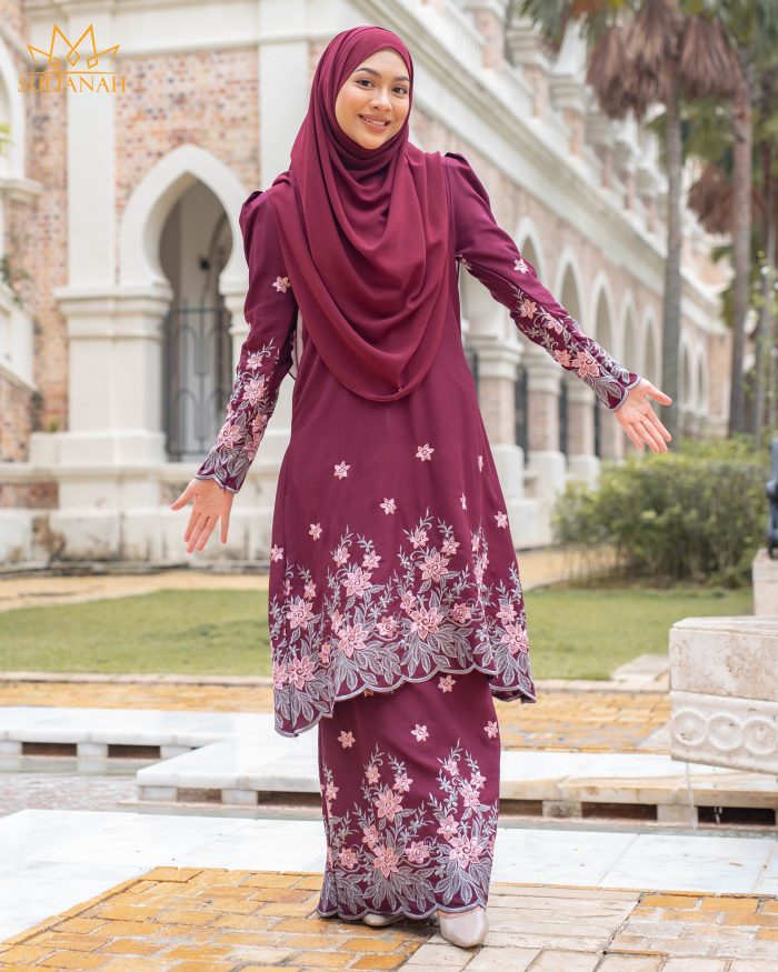 Baju Kurung Riau Puffy Sulam Kuntum - Maroon - Image 2