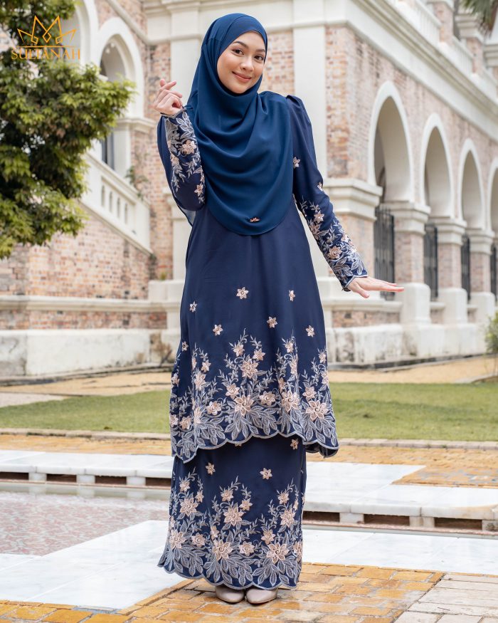 Baju Kurung Riau Puffy Sulam Kuntum - Navy Blue - Image 2