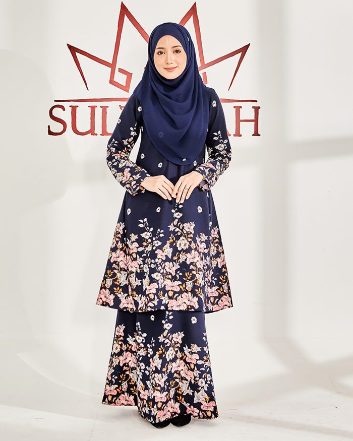 Baju Kurung Pahang Sultanah Bahiyah Gold - Navy Blue - Image 2