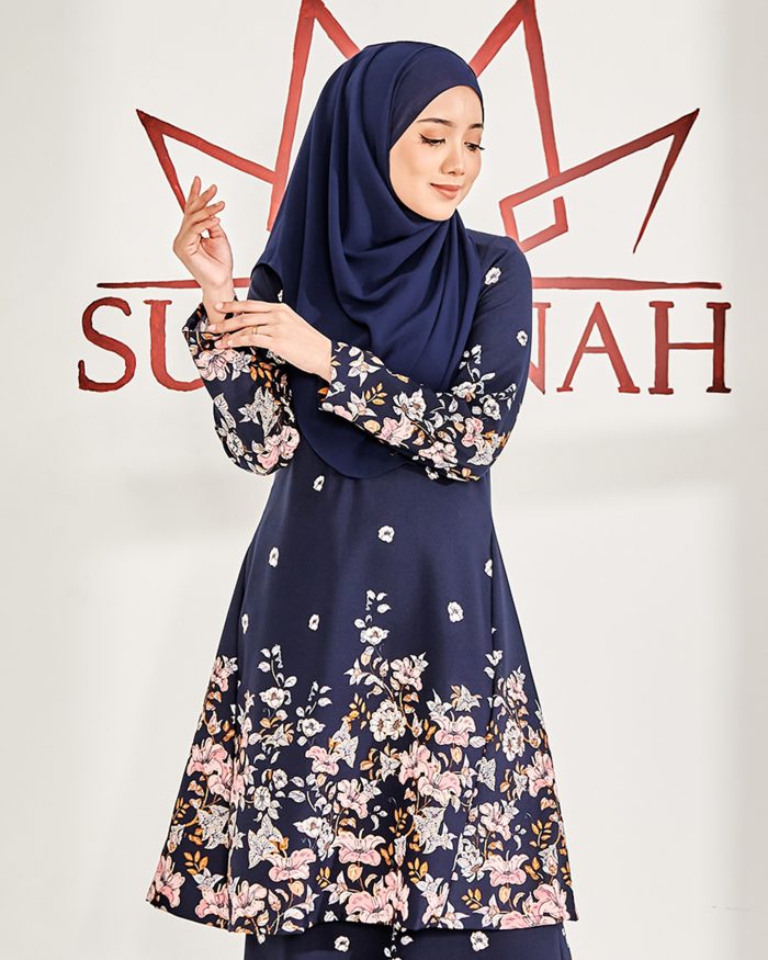 Baju Kurung Pahang Sultanah Bahiyah Gold - Navy Blue - Image 3