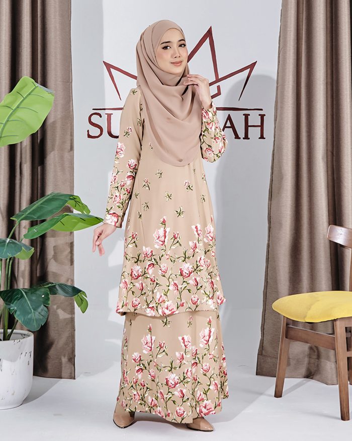 Baju Kurung Pahang Sultanah Badriyah Gold - Medium Adler - Image 2