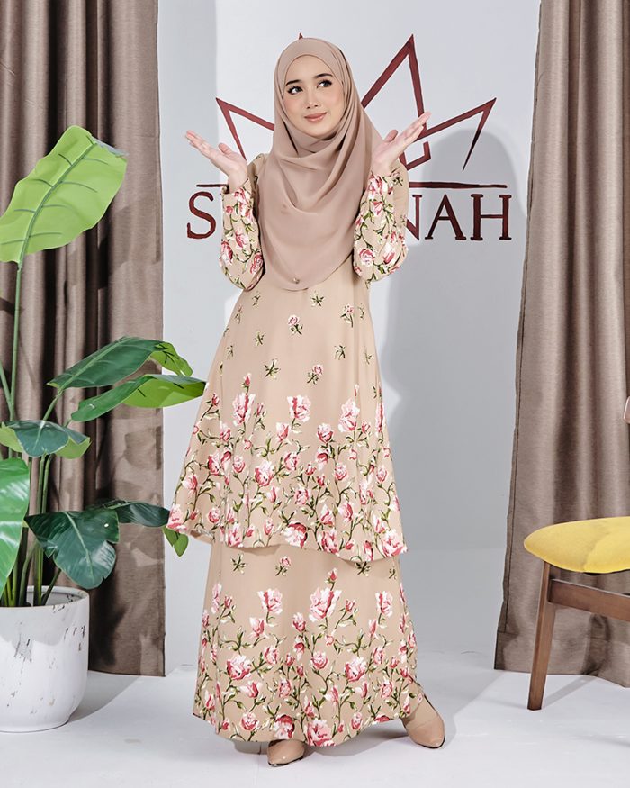 Baju Kurung Pahang Sultanah Badriyah Gold - Medium Adler