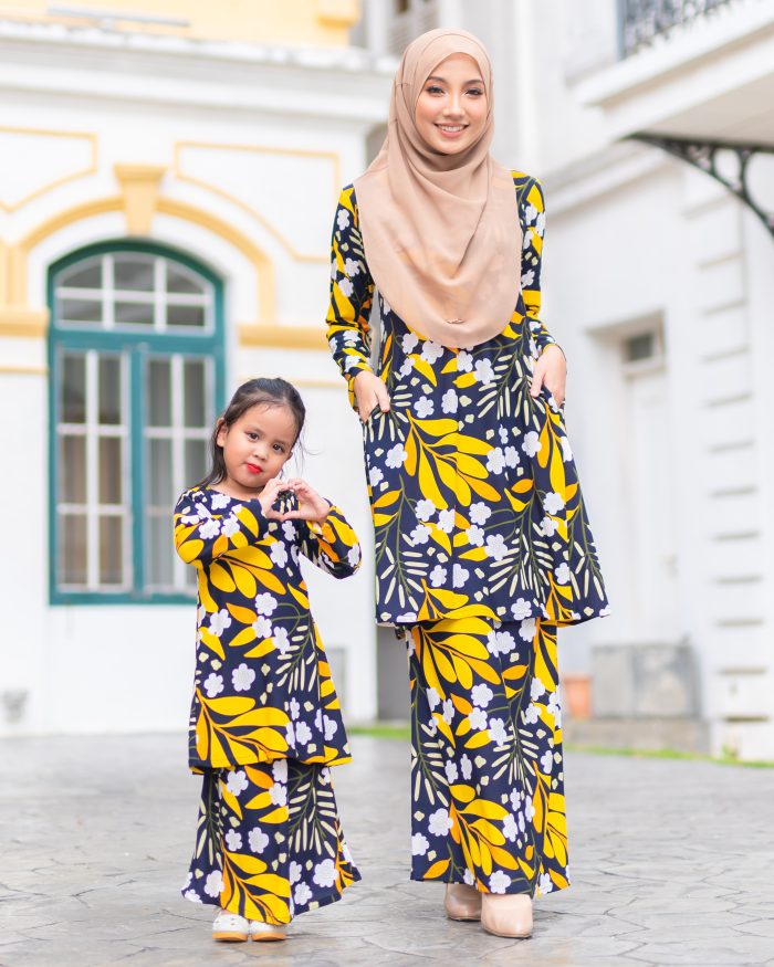 Baju Kurung Pahang Laura Printed - Nightingale - Image 3