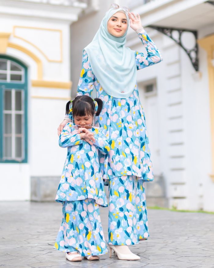 Baju Kurung Pahang Laura Printed - Vangogh Saffron - Image 3