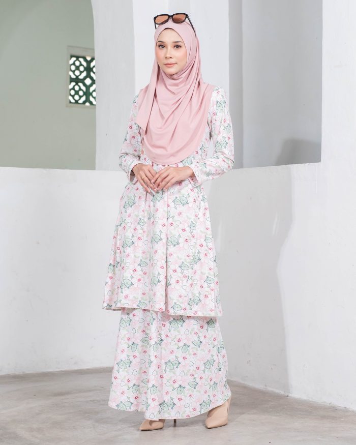 Baju Kurung Pahang Laura Printed - Allium Delight - Image 2