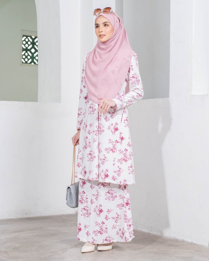 Baju Kurung Pahang Laura Printed - Dianthus Offwhite - Image 2