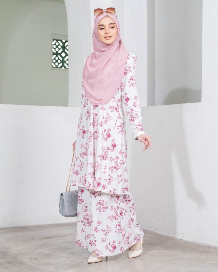 Baju Kurung Pahang Laura Printed - Dianthus Offwhite