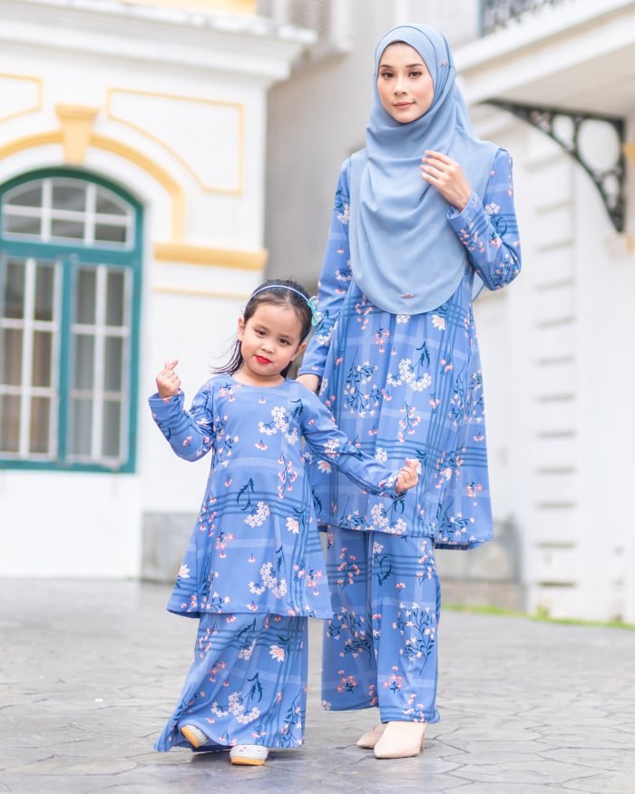 Baju Kurung Pahang Laura Printed - Fairytale Hortensia - Image 3