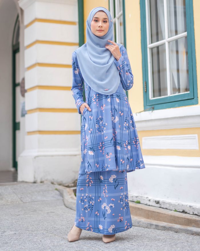 Baju Kurung Pahang Laura Printed - Fairytale Hortensia - Image 2