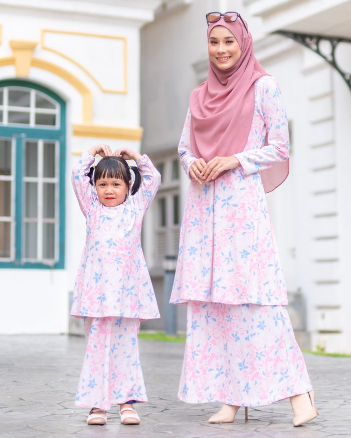 Baju Kurung Pahang Laura Printed - Sweet Spring - Image 3