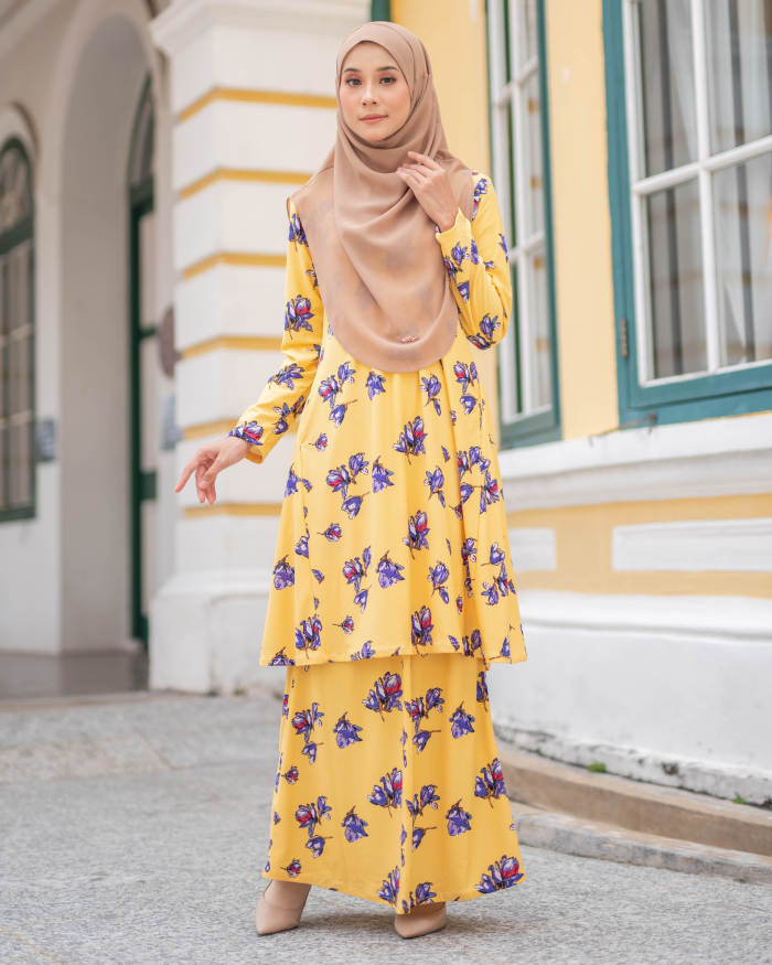 Baju Kurung Pahang Laura Printed - Villea Blonde