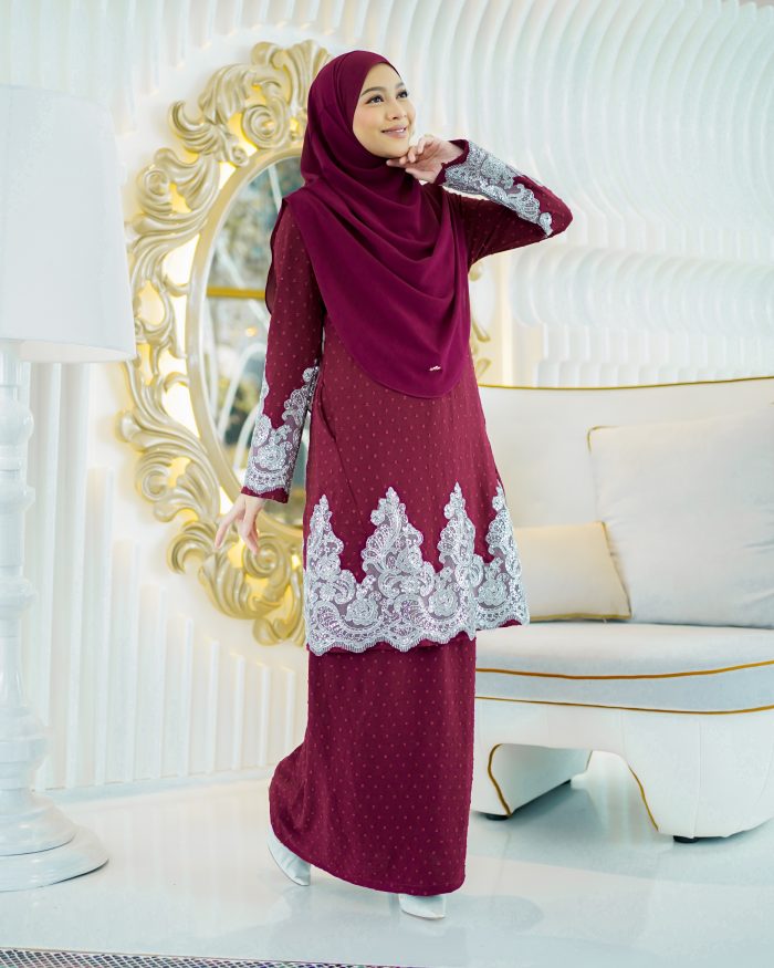 Baju Kurung Pahang Lace Ramadhani 2.0 - Maroon Berry - Image 2