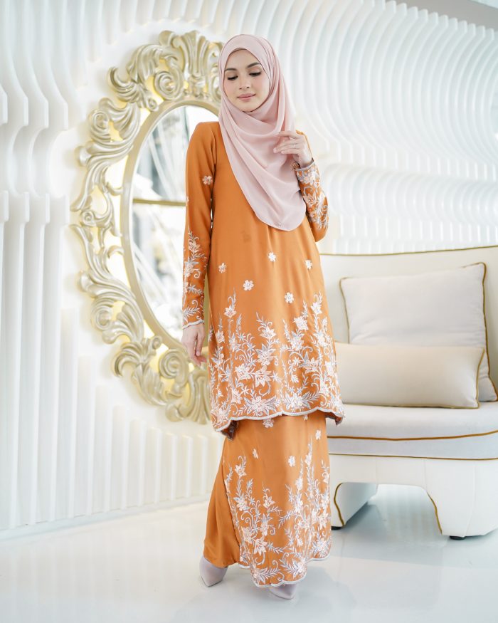 Baju Kurung Riau Sulam Raissa - Russet Bronze - Image 2