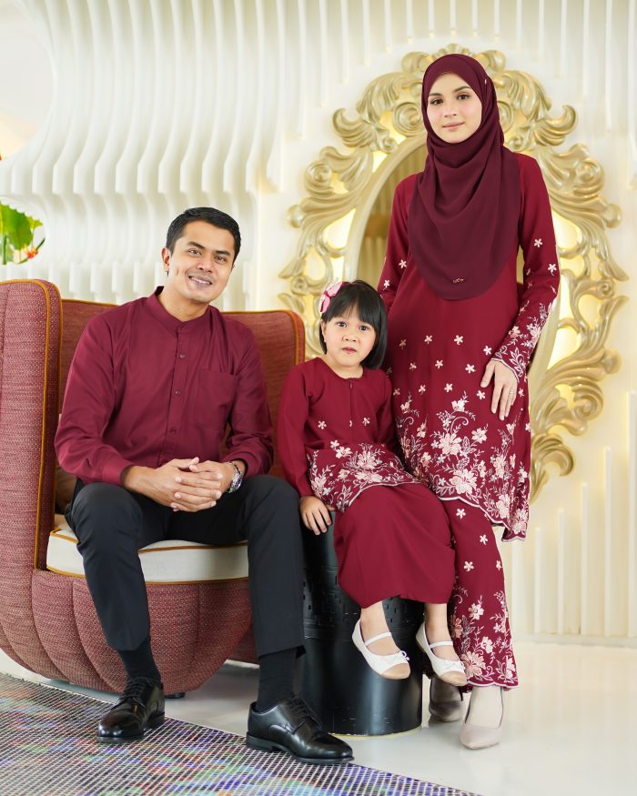 Baju Kurung Riau Sulam Rasheeda Kids - Currant Maroon - Image 5