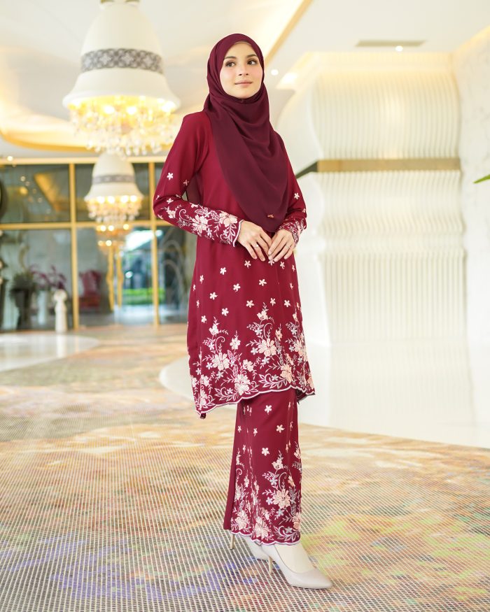 Baju Kurung Riau Sulam Rasheeda - Currant Maroon