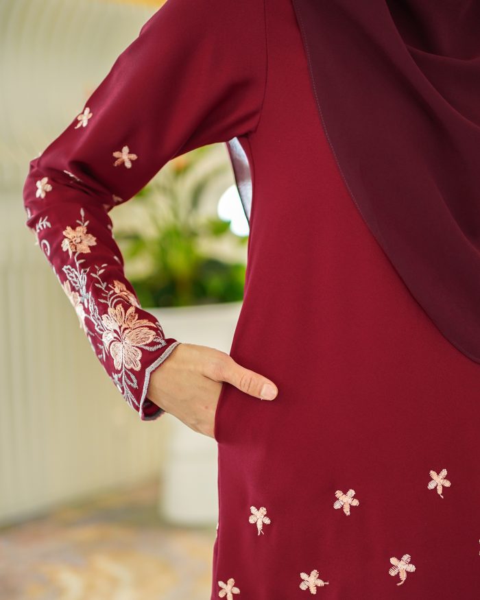 Baju Kurung Riau Sulam Rasheeda - Currant Maroon - Image 3