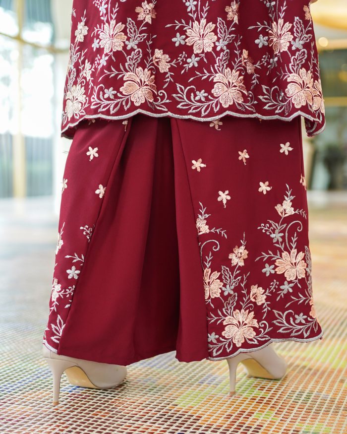 Baju Kurung Riau Sulam Rasheeda - Currant Maroon - Image 4