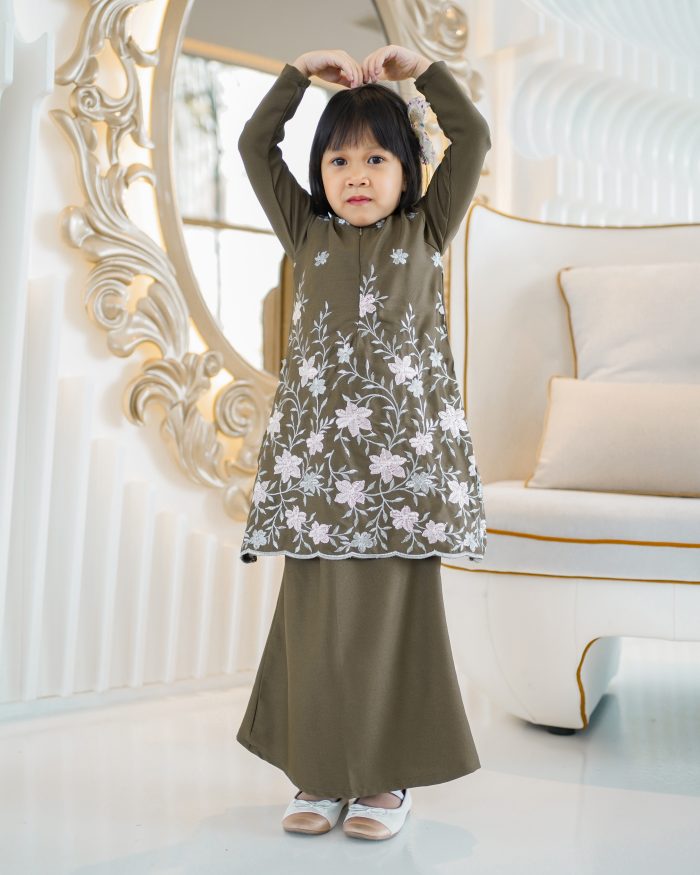 Baju Kurung Riau Sulam Rasyiqah Kids - Olive Green - Image 3