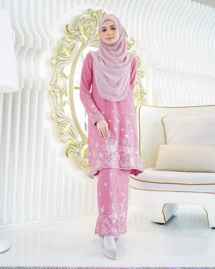 Baju Kurung Riau Sulam Rasheeda - Amaranth Pink - Image 2