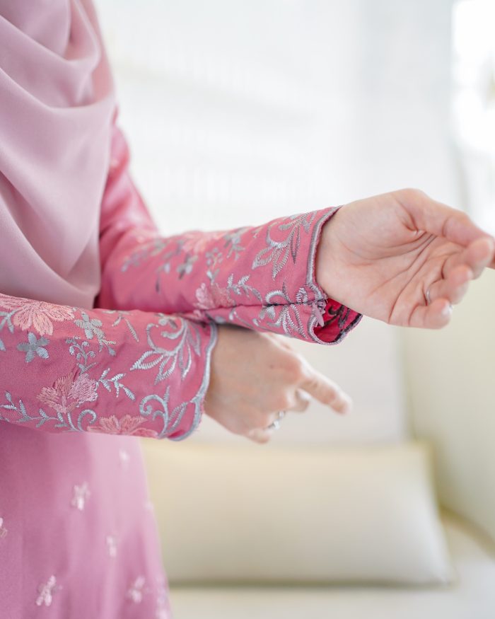 Baju Kurung Riau Sulam Rasheeda - Amaranth Pink - Image 3