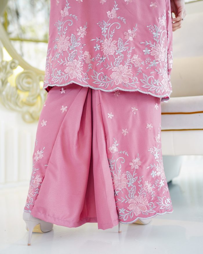 Baju Kurung Riau Sulam Rasheeda - Amaranth Pink - Image 5