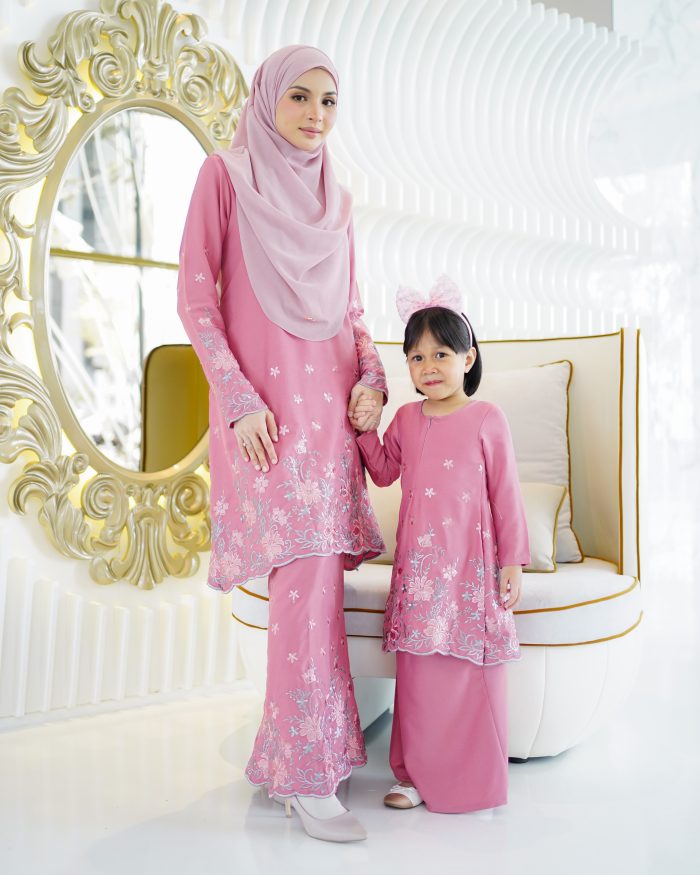 Baju Kurung Riau Sulam Rasheeda Kids - Amaranth Pink - Image 4