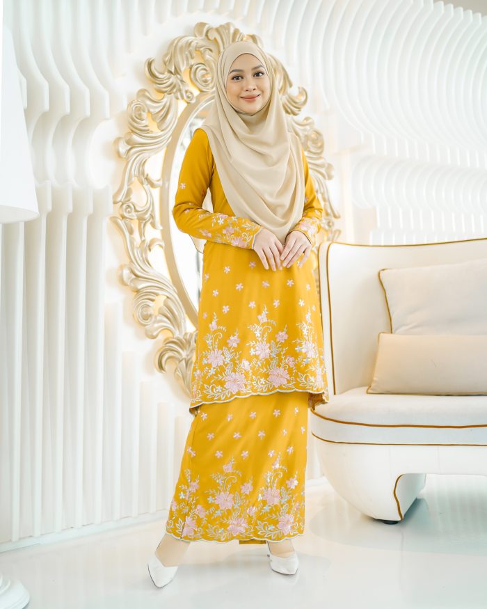 Baju Kurung Riau Sulam Rasheeda - Canary Mustard - Image 2