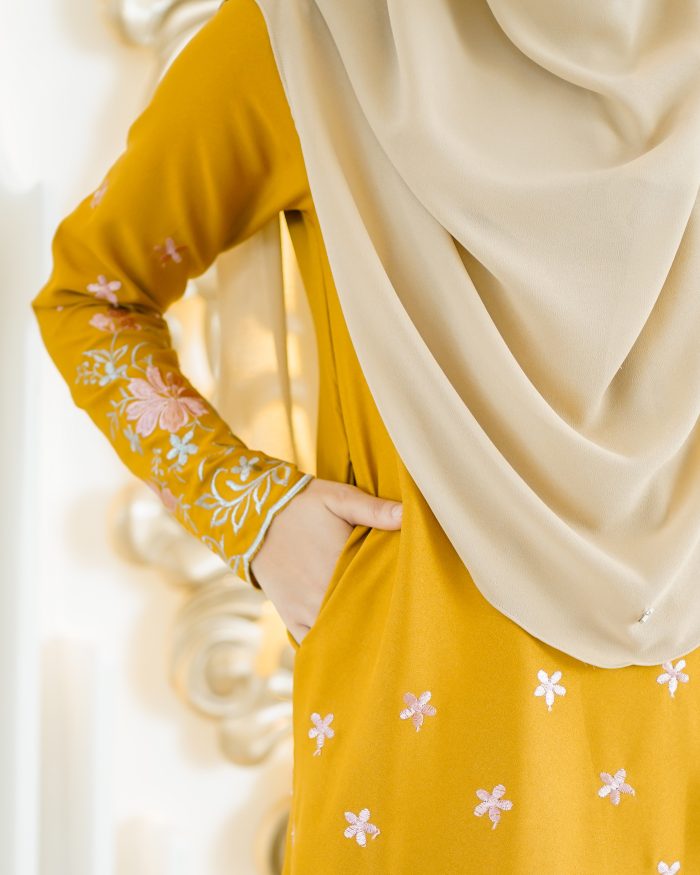 Baju Kurung Riau Sulam Rasheeda - Canary Mustard - Image 5