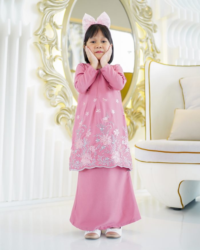 Baju Kurung Riau Sulam Rasheeda Kids - Amaranth Pink - Image 2