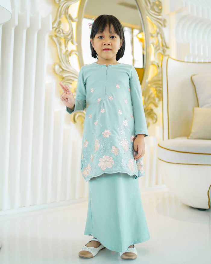 Baju Kurung Riau Sulam Rasheeda Kids - Mint Green - Image 2