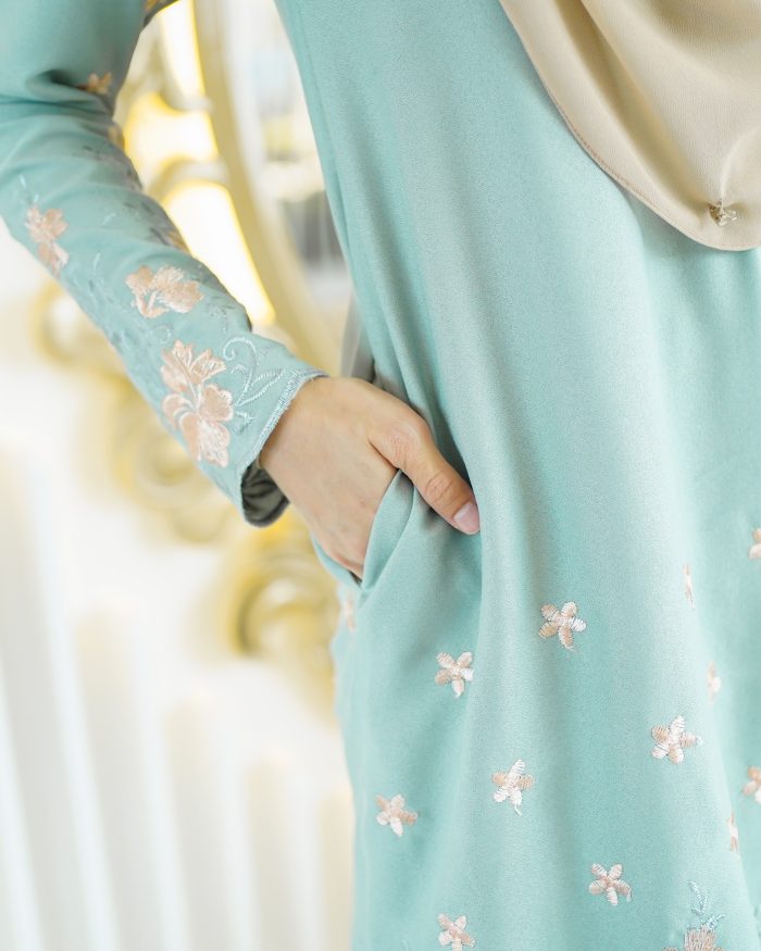 Baju Kurung Riau Sulam Rasheeda - Mint Green - Image 4