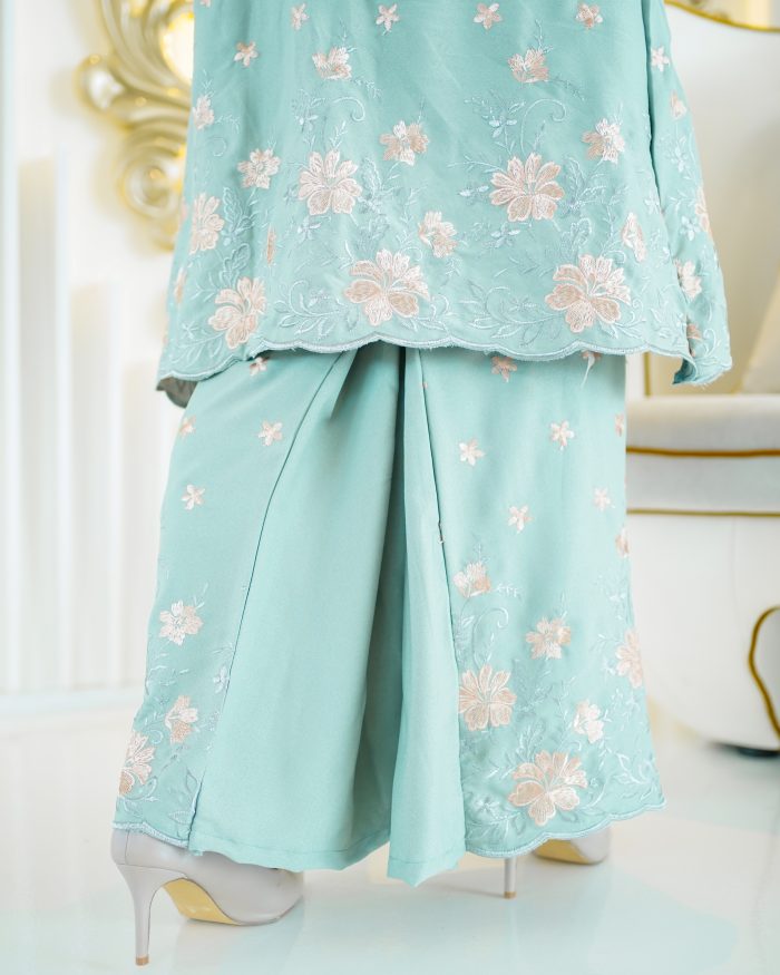 Baju Kurung Riau Sulam Rasheeda Kids - Mint Green - Image 4