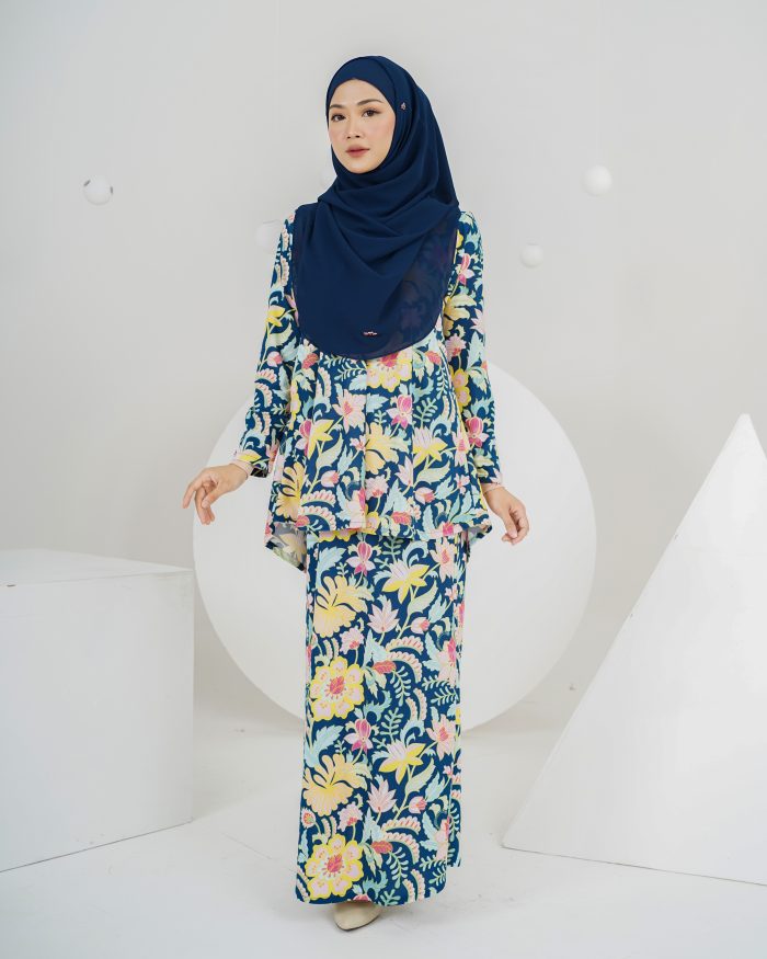 Baju Kurung Lola Printed 2.0 - Batik Winter - Image 4